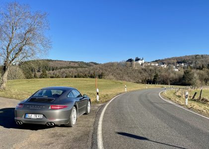 Im Porsche 911 durch die Eifel: Rund um die Wildenburg